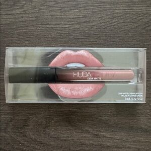 HUDA BEAUTY Demi Matte Cream Lipstick